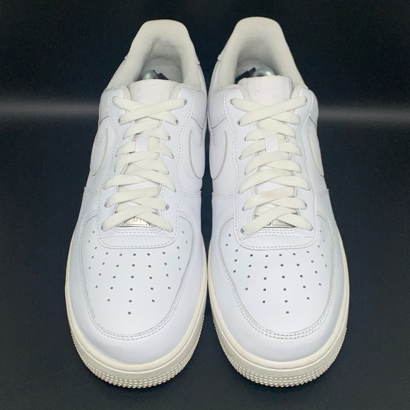 Nike Air‎ Force 1’s ‘07 Triple White Shoes Men’s Sz 11.5 main image 9